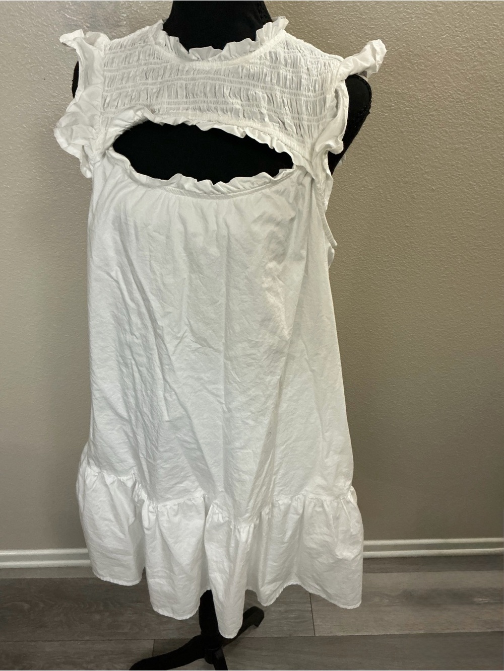 Old Navy White Smocked Ruffle Top - Picture 1 of 4